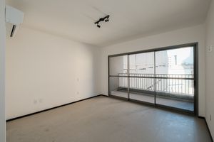 Image 1 - 918652