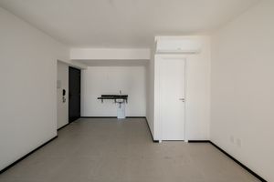 Image 2 - 918652