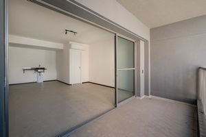 Image 4 - 918652