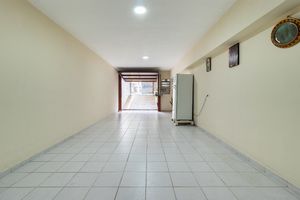 Image 34 - 918654