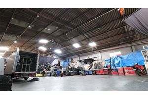 Image 1 - 918657