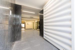 Image 17 - 918658