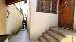 Image 22 - 918660