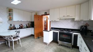 Image 29 - 918660