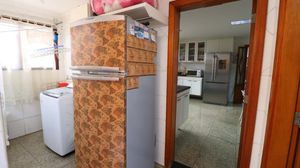 Image 39 - 918660
