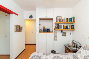 Image 18 - 918661