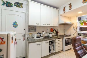Image 5 - 918661