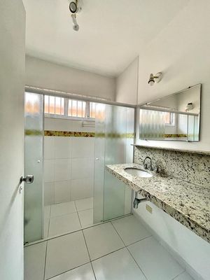 Image 15 - 918666