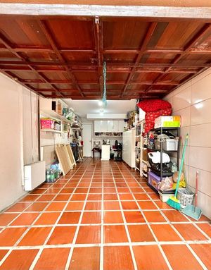Image 18 - 918666