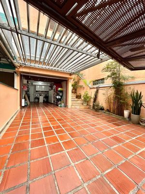 Image 19 - 918666