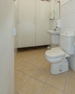 Image 17 - 918667