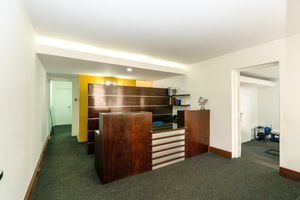 Image 18 - 918667