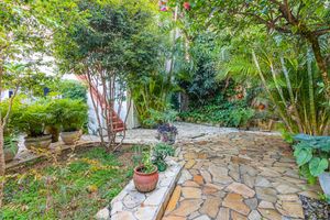 Image 8 - 918668