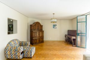 Image 17 - 918669