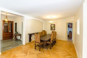Image 6 - 918669