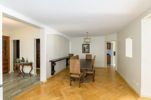 Image 8 - 918669