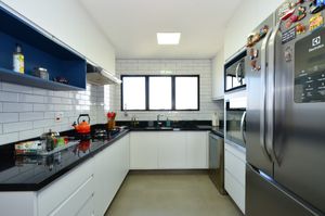 Image 4 - 918670