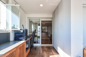 Image 19 - 918671