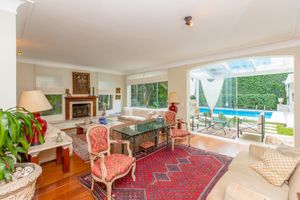 Image 4 - 918672