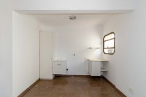 Image 6 - 918675