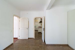 Image 7 - 918675