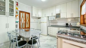 Image 7 - 918677