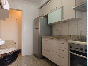 Image 11 - 918682