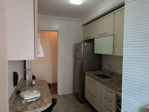 Image 10 - 918682