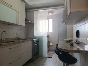 Image 9 - 918682