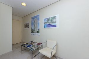 Image 14 - 918685