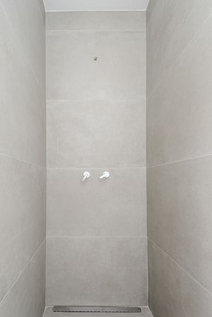 Image 11 - 918686