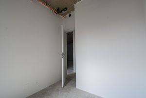Image 17 - 918686