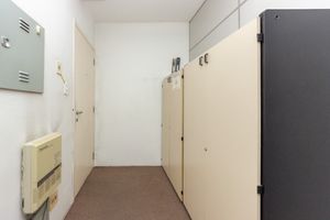 Image 10 - 918687