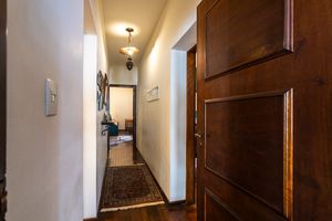 Image 11 - 918693