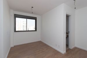Image 11 - 918697