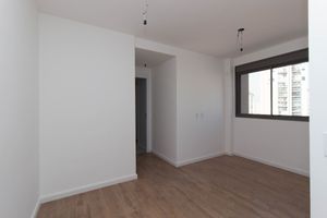 Image 7 - 918697