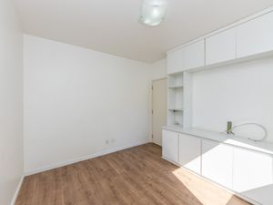 Image 19 - 918706