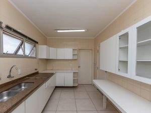 Image 12 - 918706