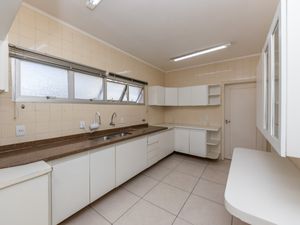 Image 13 - 918706