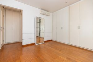 Image 35 - 918712