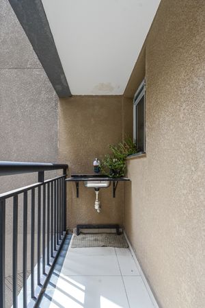 Image 17 - 918718