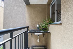 Image 18 - 918718