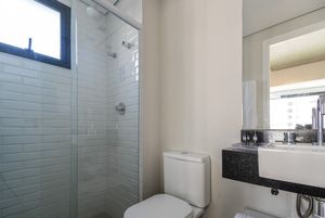 Image 10 - 918725