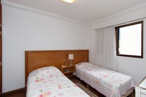 Image 12 - 918727
