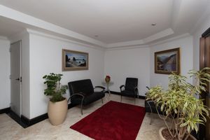 Image 30 - 918727