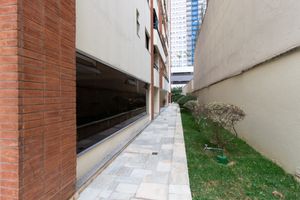 Image 35 - 918727