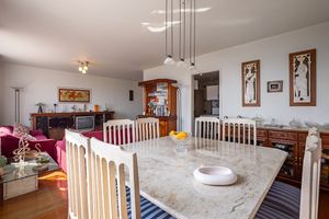 Image 3 - 918728