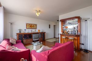 Image 4 - 918728