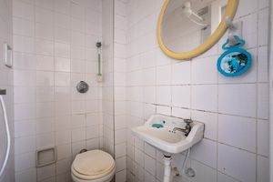 Image 30 - 918728