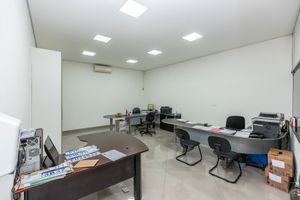 Image 12 - 918732